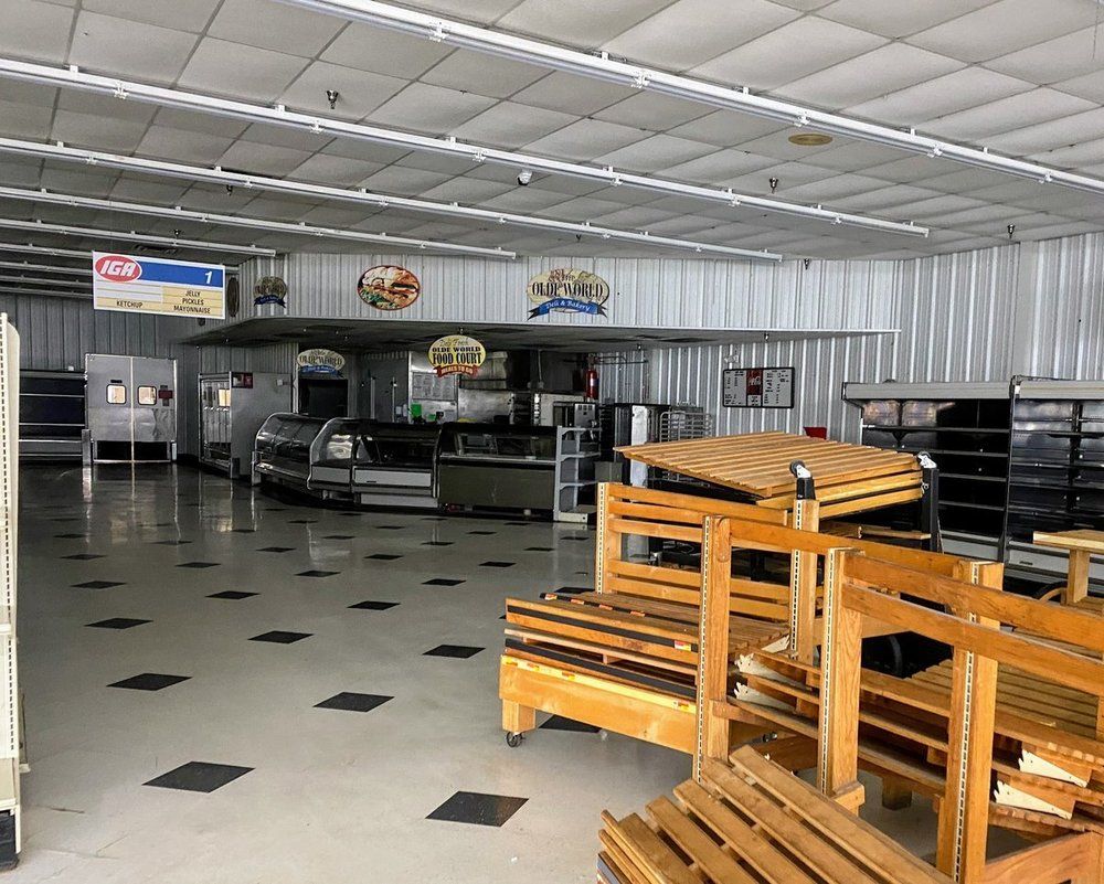 Former IGA Grocery Store : 6071 US --411 , Benton, TN 37307